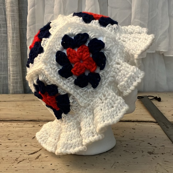 Handmade crocheted granny square bucket hat - Picture 3 of 5